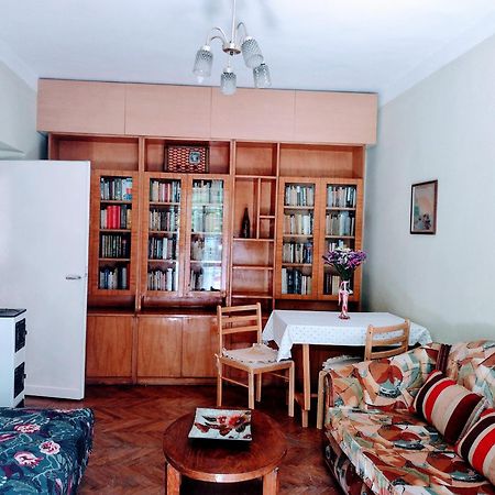 Era Echoes - Preserved Historical Apartment Tirana Exteriér fotografie